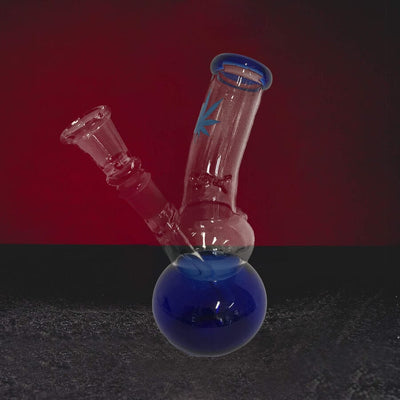 Bong Shine de la Kratom World și Hemp World, prezentat ca accesoriu pentru fumat