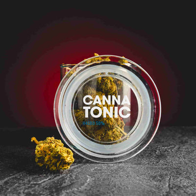 Floare Cantonic H4CBD de la Kratom World, prezentată în ambalajul original