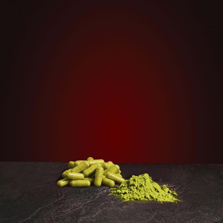 Capsule cu moringa de la Kratom World, prezentate în ambalajul original