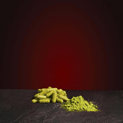 Capsule cu moringa de la Kratom World, prezentate în ambalajul original