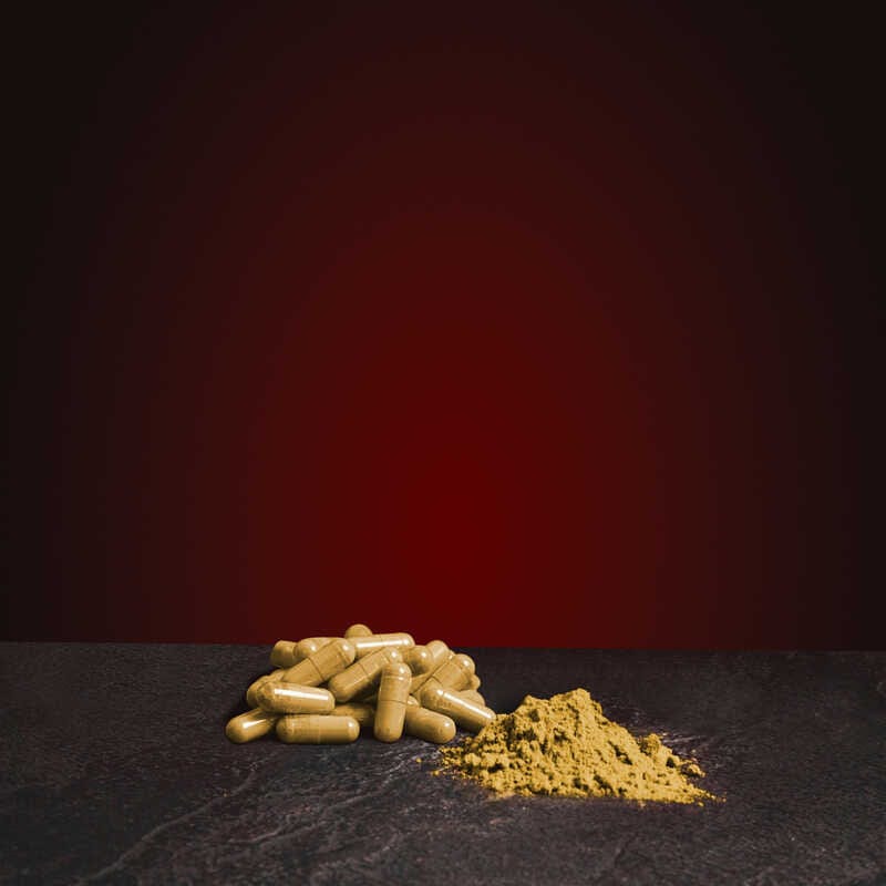 Capsule Tongkat Ali de la Kratom World, cu extract de ginseng malaezian