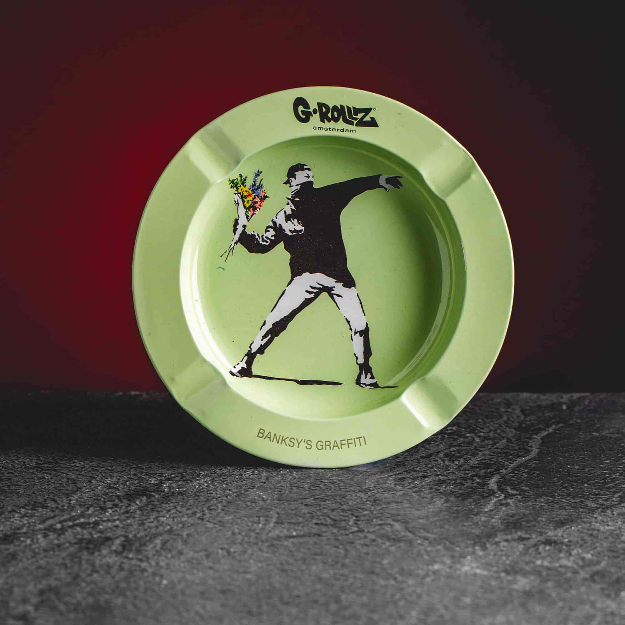 Scrumieră G-Rollz de la Kratom World cu design inspirat de Banksy