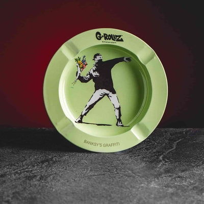 Scrumieră G-Rollz de la Kratom World cu design inspirat de Banksy
