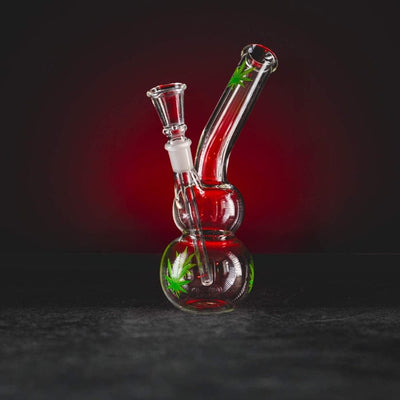 Bong Green Leaf 22 de la Kratom World, prezentat ca accesoriu pentru produse CBD