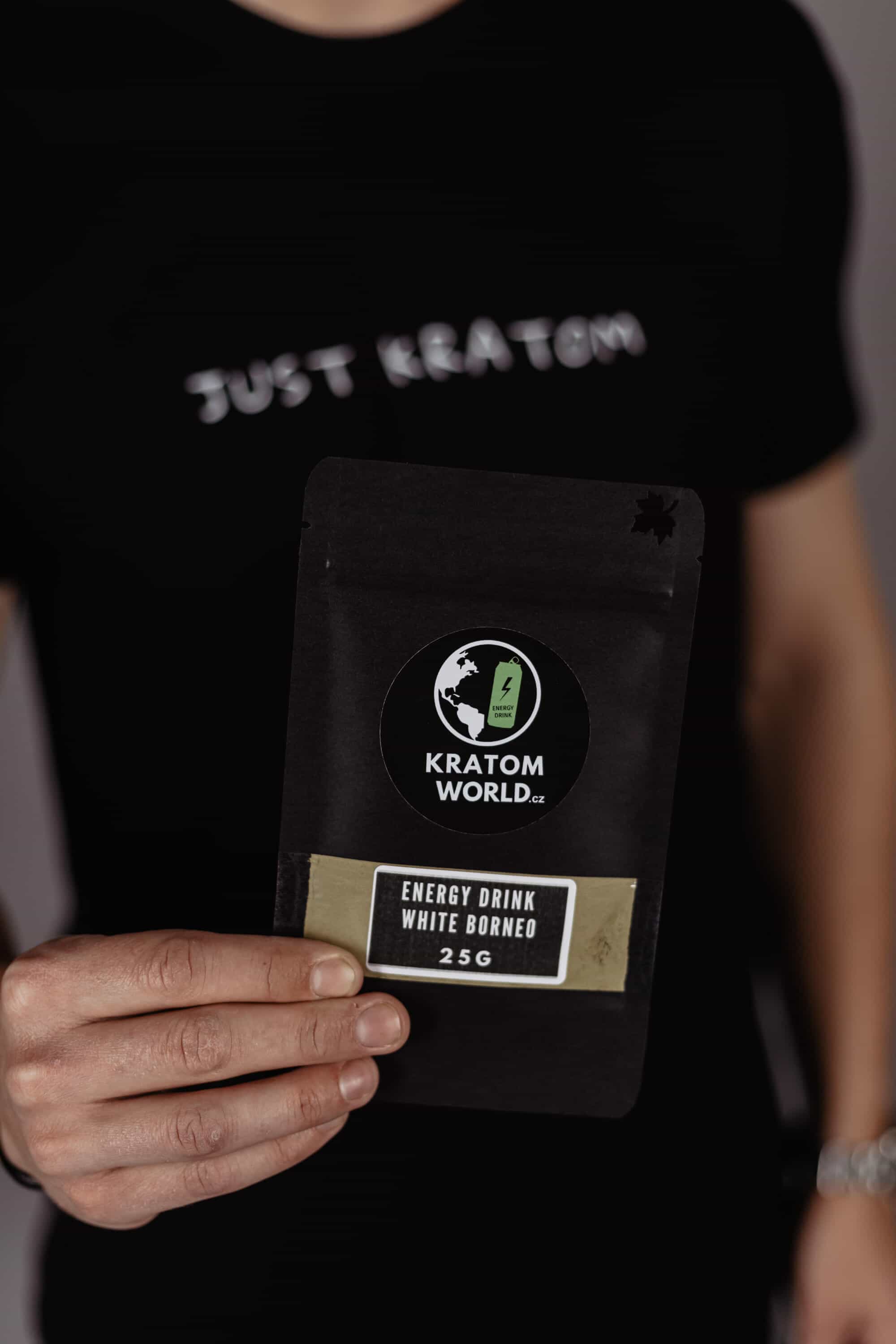 Tricou Just Kratom cu design inspirat de Kratom Energy