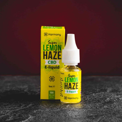 E-lichid CBD Lemon Haze pentru țigări electronice de la Kratom World, prezentat în ambalajul original