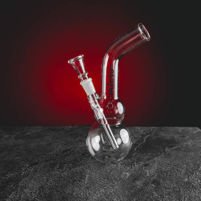 Micro-bong 22 de la Kratom World, accesoriu din sticlă pentru produse CBD