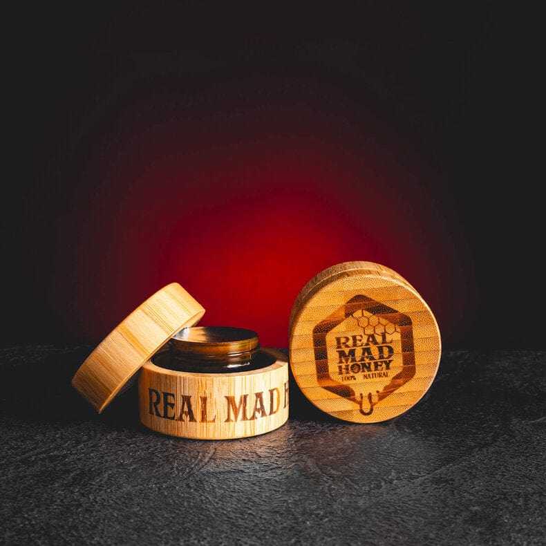Miere nepaleză Real Mad Honey provenită de la albine care colectează nectar de rododendron
