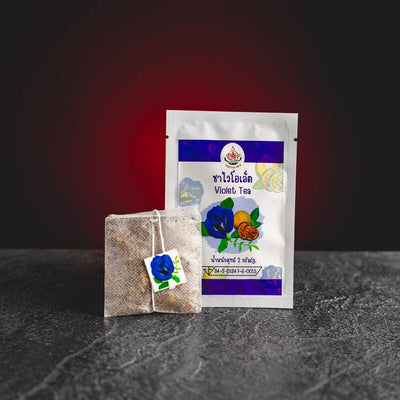 Ceai Violet Tea de la Kratom World cu butterfly pea și lămâie, cunoscut pentru schimbarea culorii