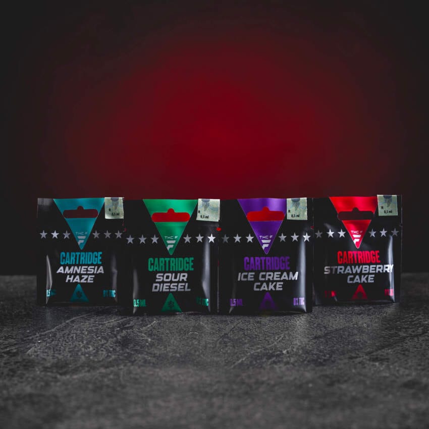Colecție completă THF Cartridge Kratom World cu arome variate și design premium