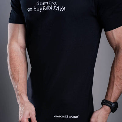 Tricou pentru bărbați negru Kratom World Damn Bro Go Buy Kava Kava, merch streetwear pentru iubitorii de kratom, detaliu de aproape