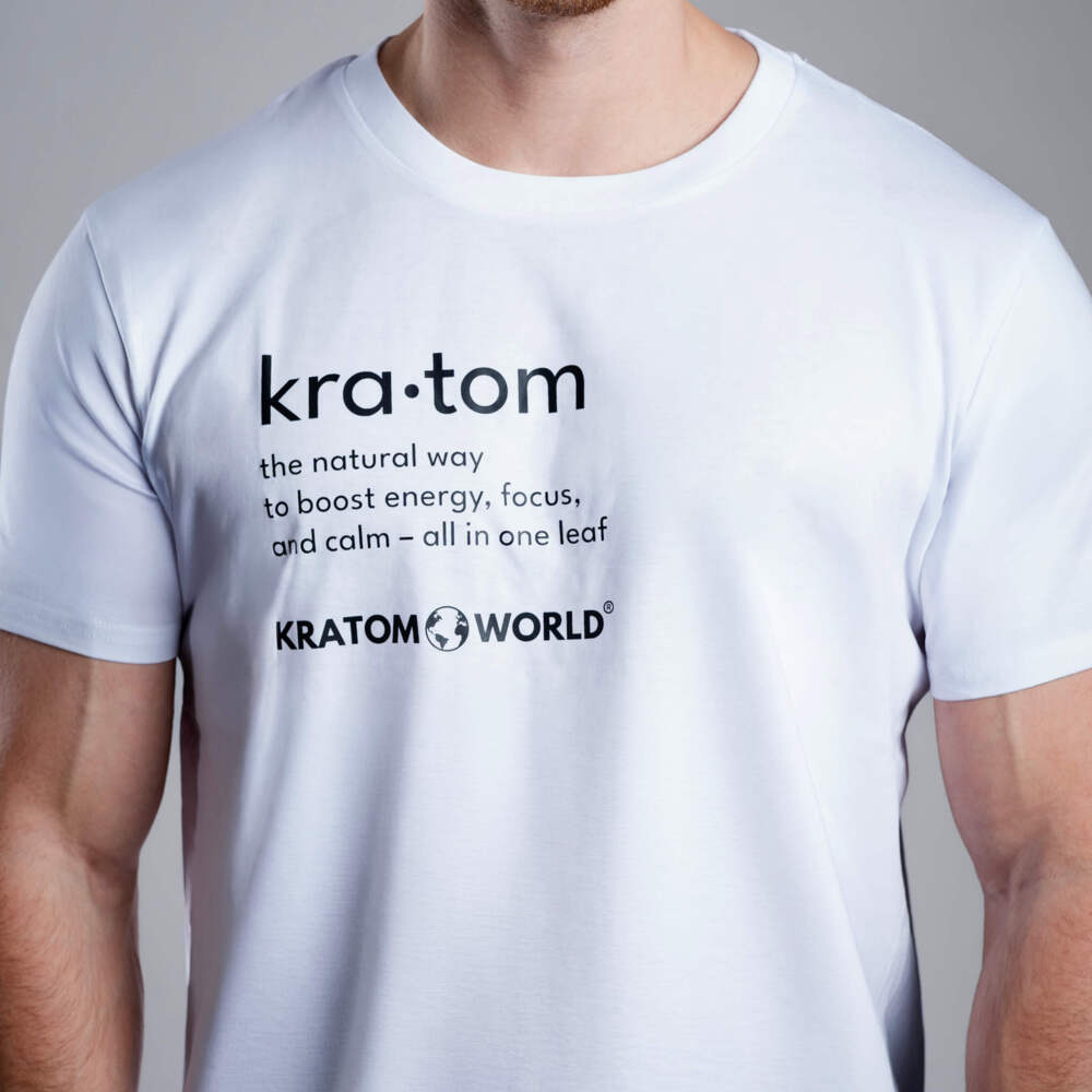 Tricou pentru bărbați Kratom World Kratom The Natural Way, merch streetwear pentru iubitorii de kratom, detaliu de aproape