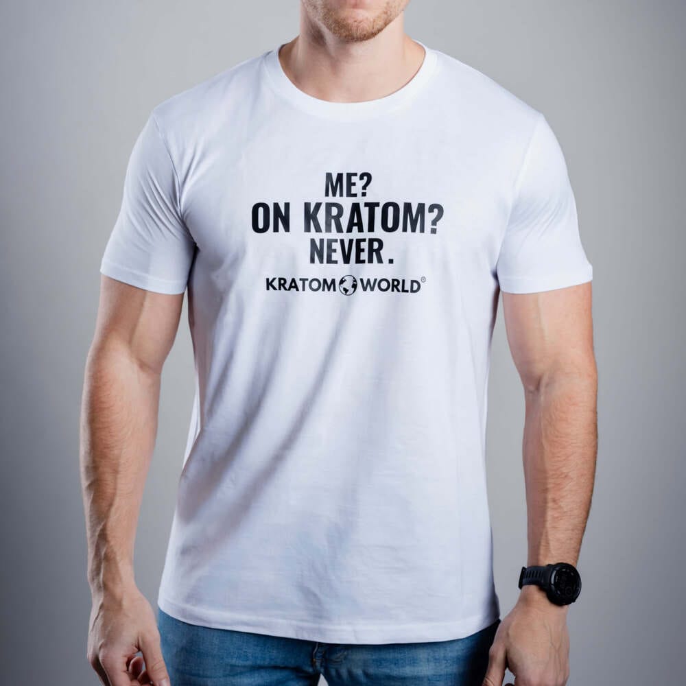 Tricou pentru bărbați Kratom World Me On Kratom Never, merch streetwear pentru iubitorii de kratom, detaliu