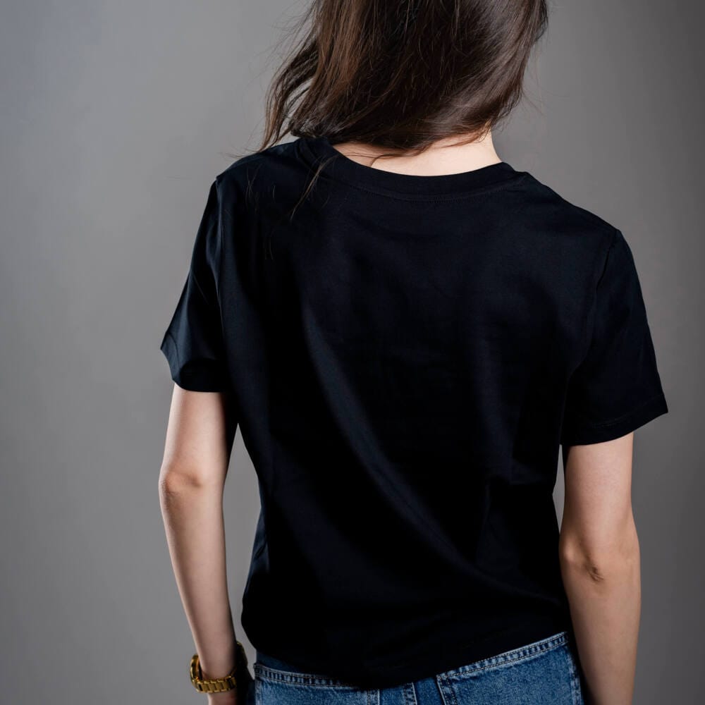 Tricou de damă negru Kratom World Kratom The Natural Way, merch streetwear pentru iubitorii de kratom, partea din spate